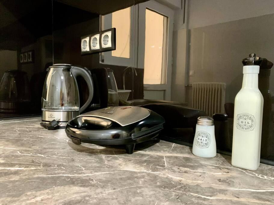 Alexa'S Downtown Apartment Афины Экстерьер фото